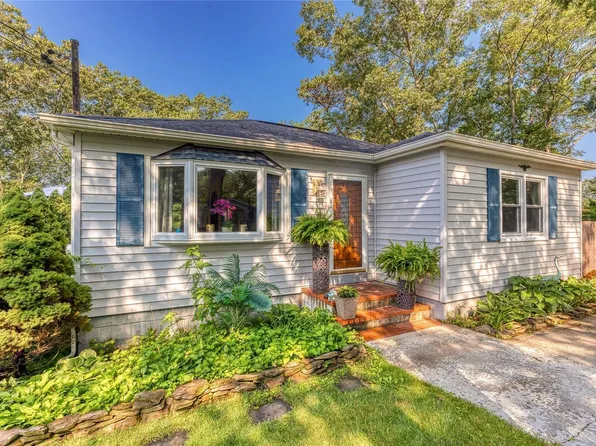 8 S Pond Trail, Ridge, NY 11961