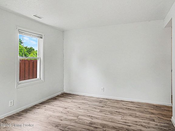4th image of 1043 Seelbach Ave