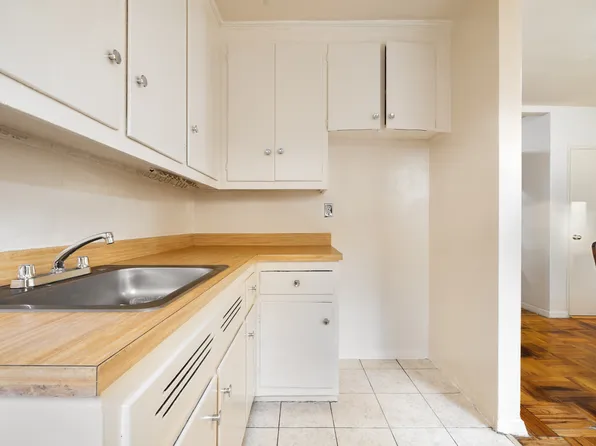 3130 Grand Concourse image 12 of 26