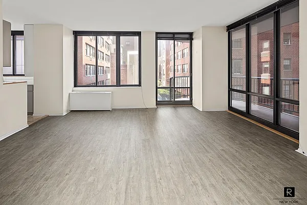 Sold by R New York | media 21