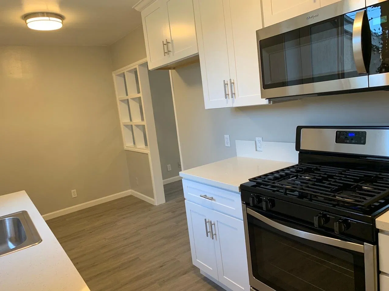 738 N Garfield Ave — Photo 4