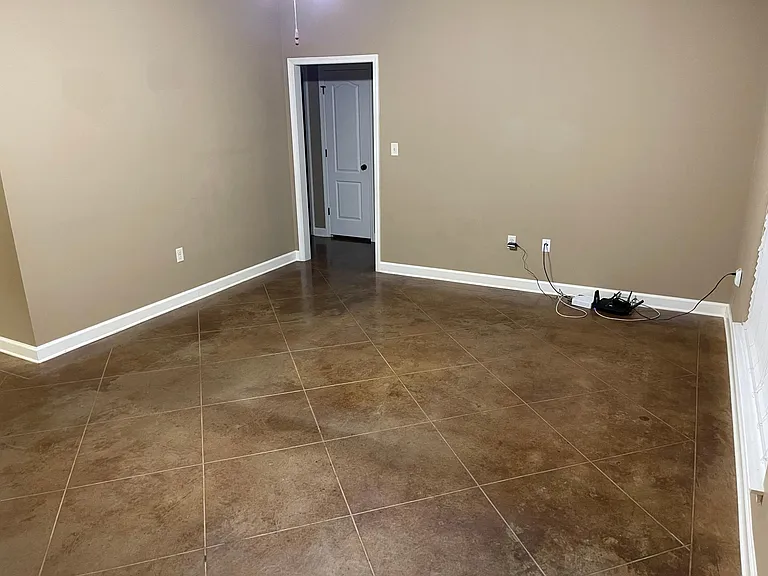 1460 Storie Dr — Photo 4