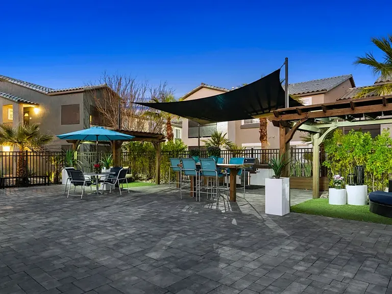 Millennium East Luxury Apartment Homes — Photo 75