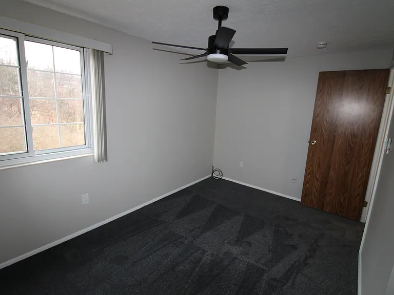 148 Ligonier Ln — Photo 17
