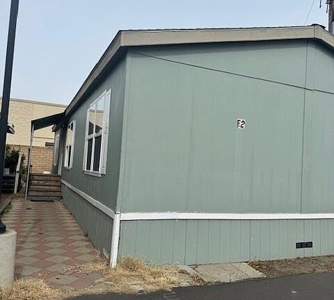 3rd image of 1900 S Lincoln St Space F2