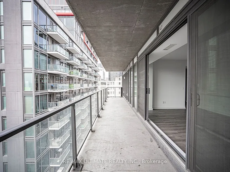 32 Camden St #906 — Photo 10