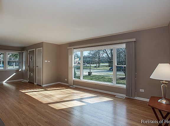4th image of 1046 S Westmore Ave