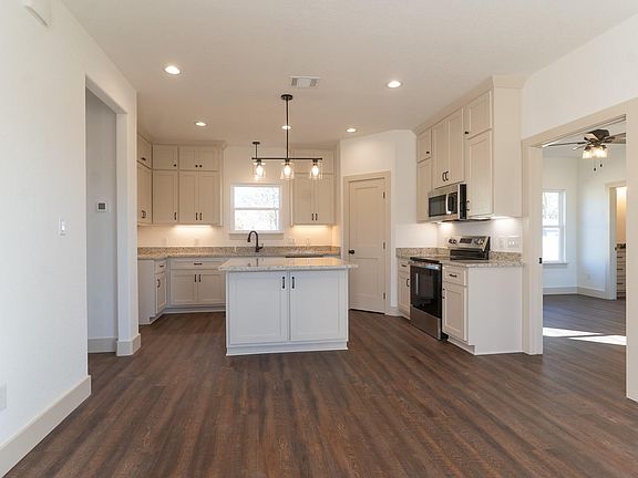 4th image of 302 String Prairie Way
