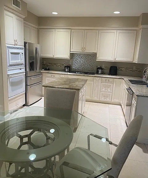 16 Arbusto — Photo 3