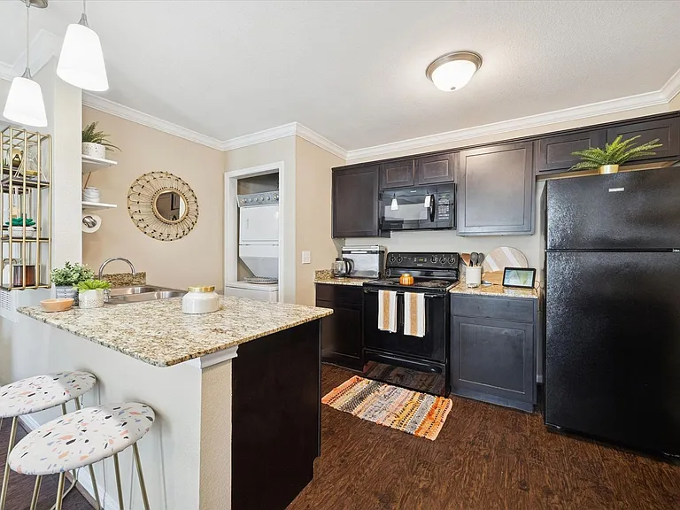 Timbergrove — Photo 12