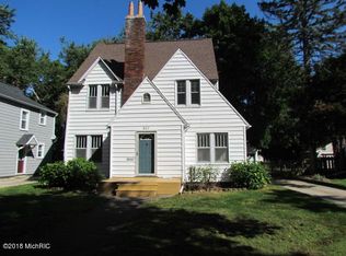 927 Homecrest Ave, Kalamazoo, MI 49001