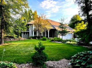 43W363 Sanctuary Trl, St Charles, IL 60175