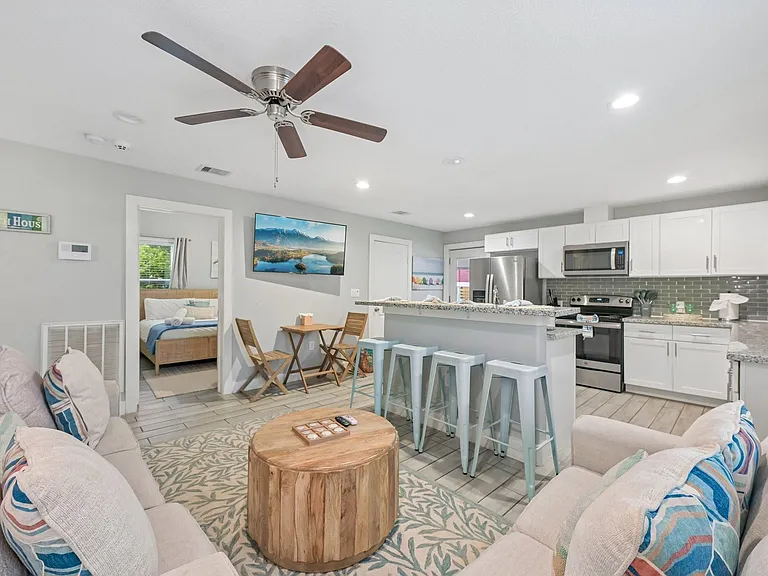 1022 Avenue L — Photo 9