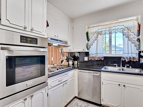 3rd image of 3382 Mount Madonna Dr