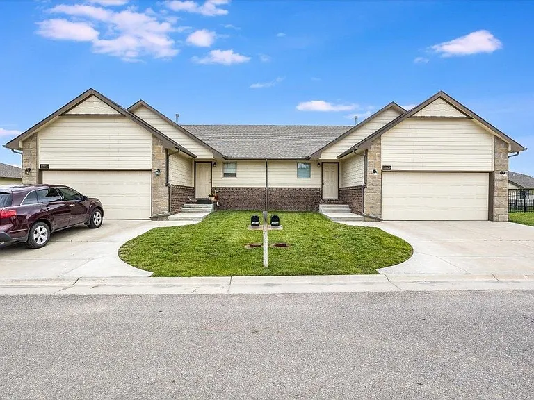 12809 E Zimmerly St #A — Photo 2