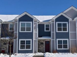 7050 Kentwell Ln, Lincoln, NE 68516