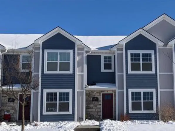 7050 Kentwell Ln, Lincoln, NE 68516