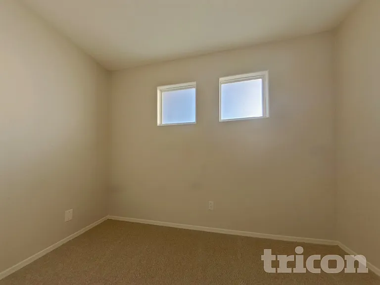 506 S 124th Ave — Photo 11