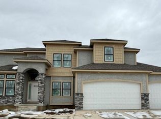 3133 SW Summit View Trl, Lees Summit, MO 64082