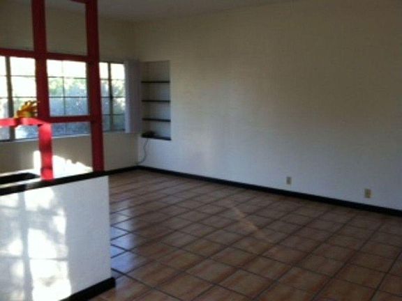 2nd image of 2811 E 6th St #A-b