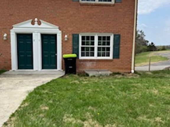 3rd image of 700 Skyline Cir #1