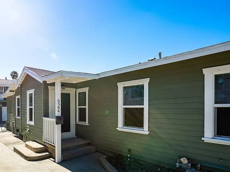 Remodeled House In Hollywood — Photo 11