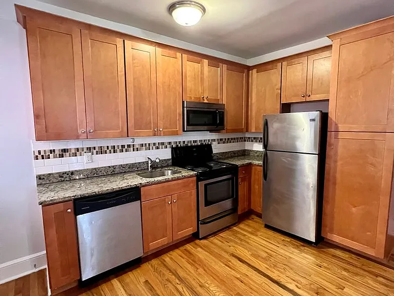 1107 W Grace St — Photo 21