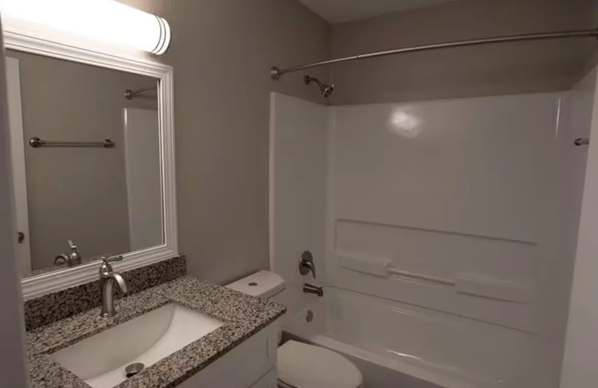 1 bed, 800 sqft, $1,125 — Photo 4