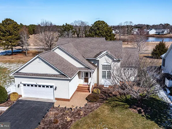 88 Old Field Rd, Irvington, VA 22480