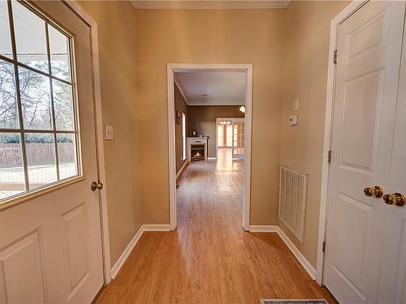 3rd image of 960 McEntyre Loop SE