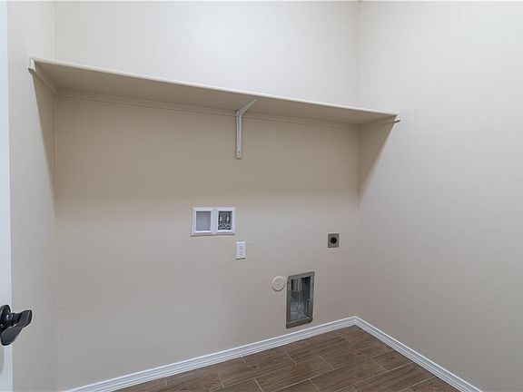 5th image of 2208 Willie Mier St