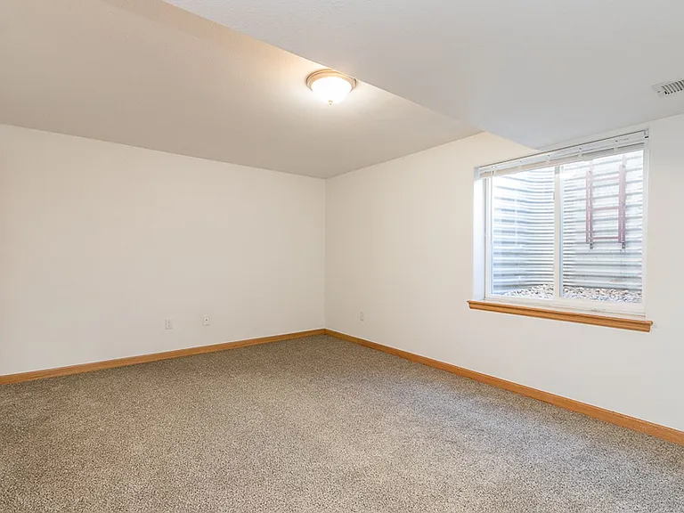 6708 Sage Ave — Photo 13