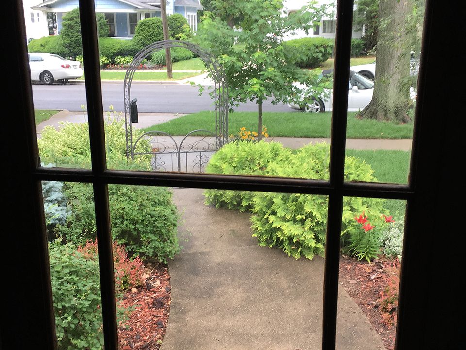 2nd image of 637 Lincoln Ave