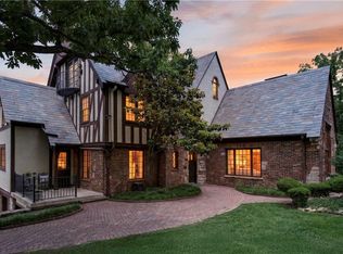 840 Rockwell Ln, Kansas City, MO 64112