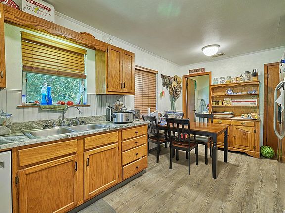 4th image of 102 Fancy Hill Dr