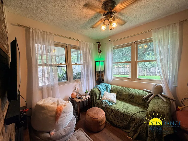 541 E Timberlake Dr — Photo 22