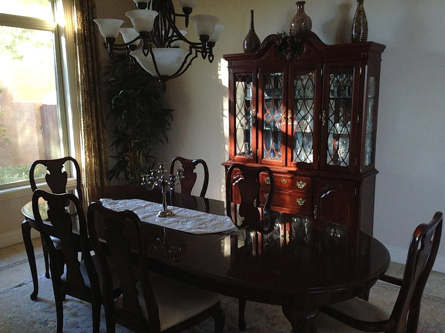 4 bed, 5900 sqft, $8,500 — Photo 3