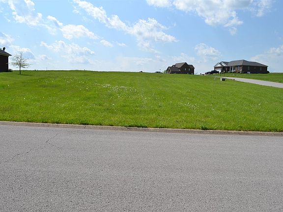 5th image of 8 Ash Brook Ln