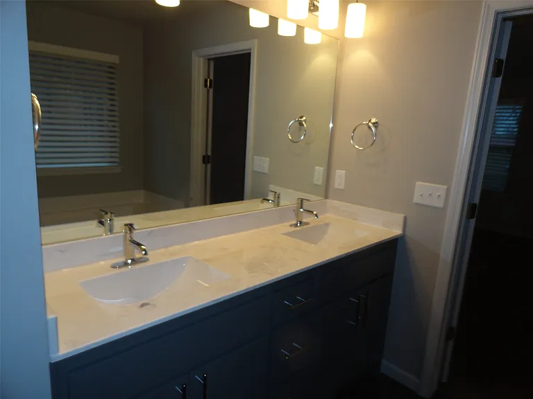 2423 W Little Rock Pl — Photo 16