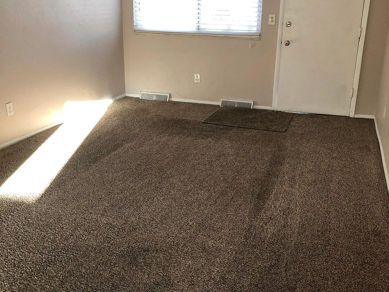 2 bed, 940 sqft, $1,875 — Photo 4