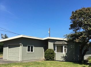104 Tanbark Rd, Brookings, OR 97415