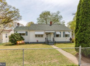 216 Locust Ave, Colonial Beach, VA 22443