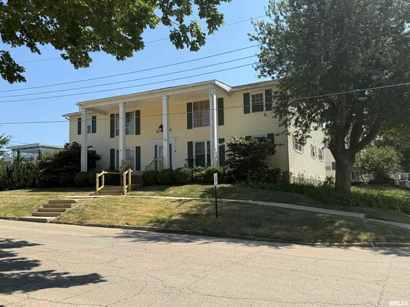 168 W Elm St APT 4, Canton, IL 61520
