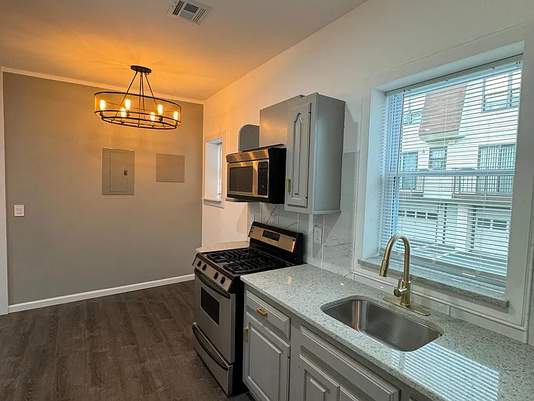 342 E Westfield Ave #1B — Photo 2