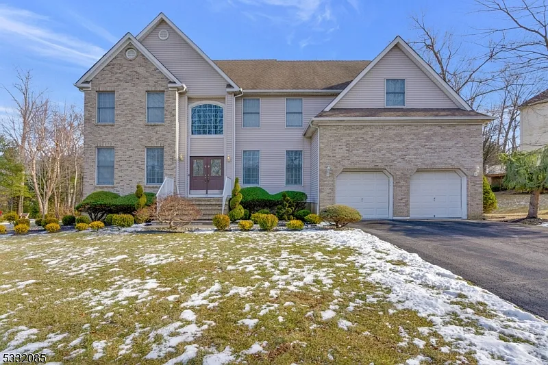 12 Hickory Ln photo 1