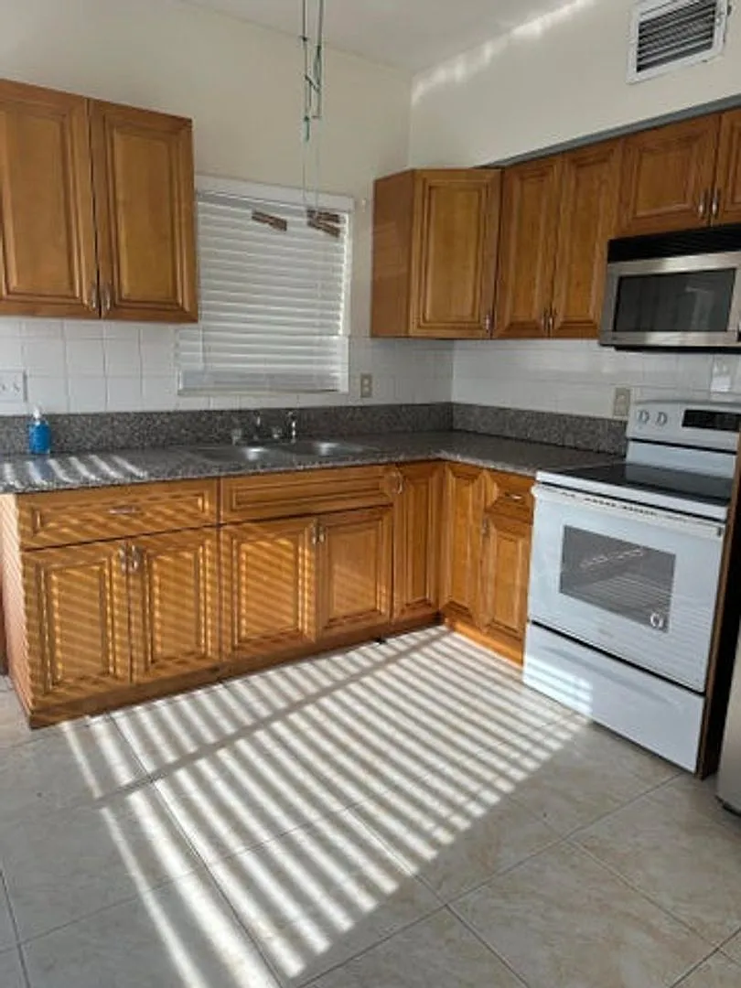 2202 NE 3rd Street, Boynton Beach, FL 33435 — Photo 1