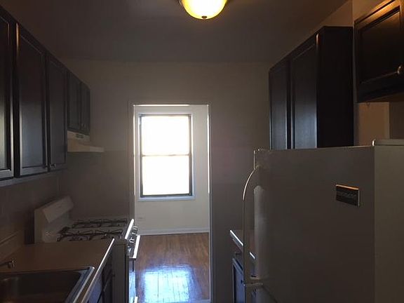 4th image of 1625 Rockaway Pkwy APT 7Z