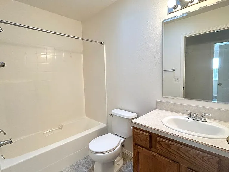 4650 N Date Palm Ave — Photo 19
