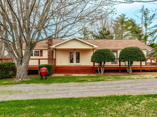 410 Frog Pond Cemetery Rd, Lafayette, TN 37083