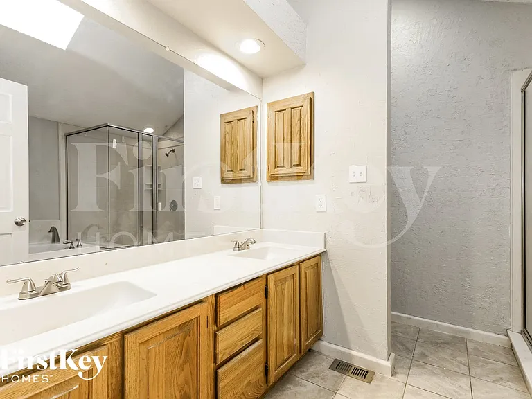 3418 McKamy Oaks Trl — Photo 11